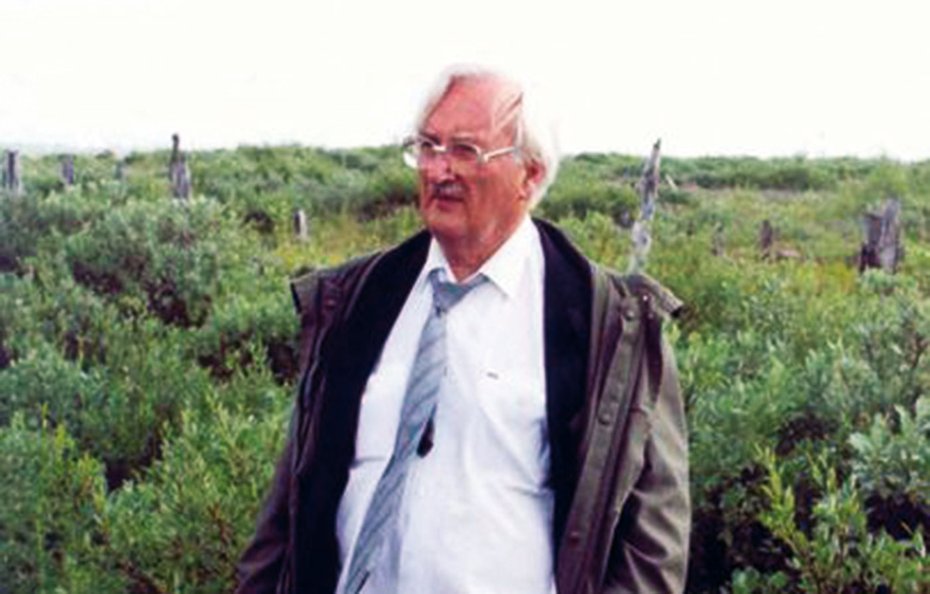 Generalarzt a. D. Dr. Horst Hennig auf dem ehemaligen Lagergelände in Workuta (2003)