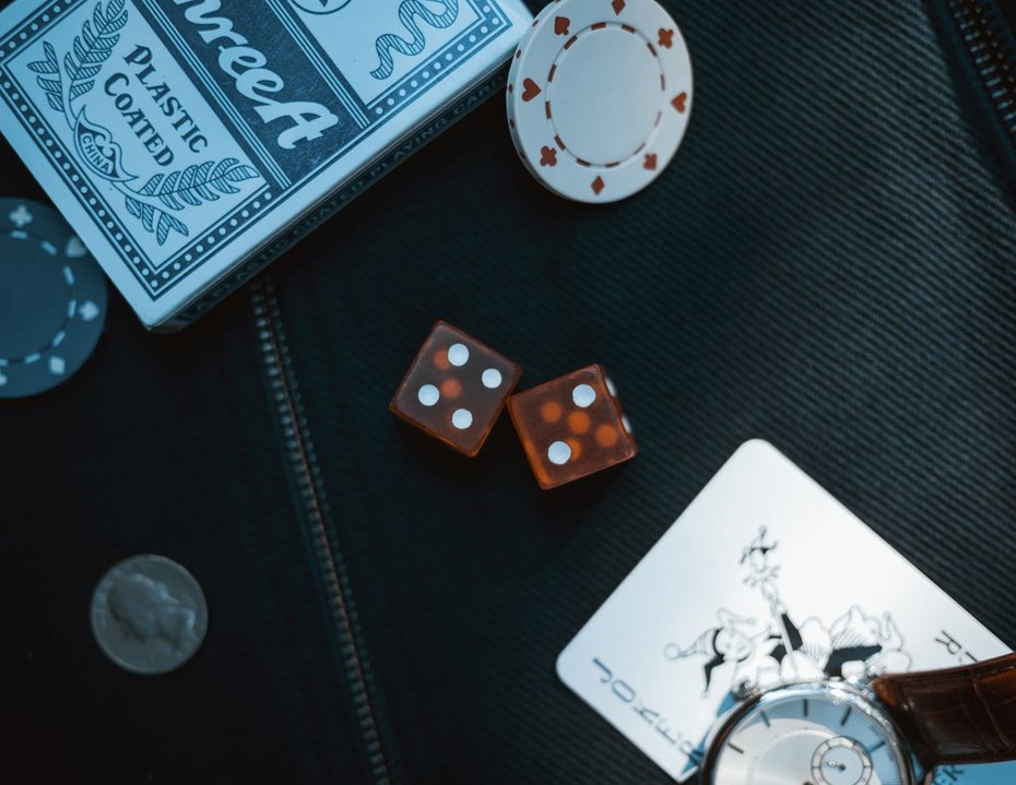 Würfel und Spielkarten